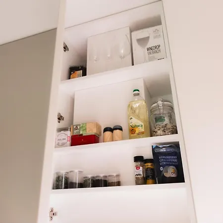 Lilly With Pool And Terrace *