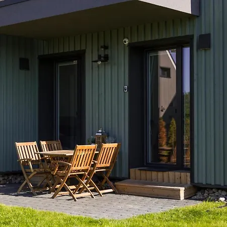 Lilly With Pool And Terrace *