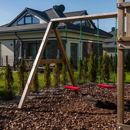 Lilly With Pool And Terrace דירה פלאנגה