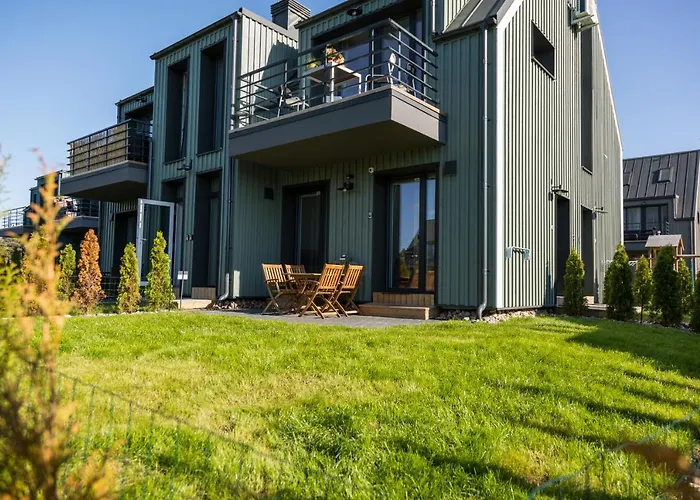 Апартаменти Lilly With Pool And Terrace Паланга